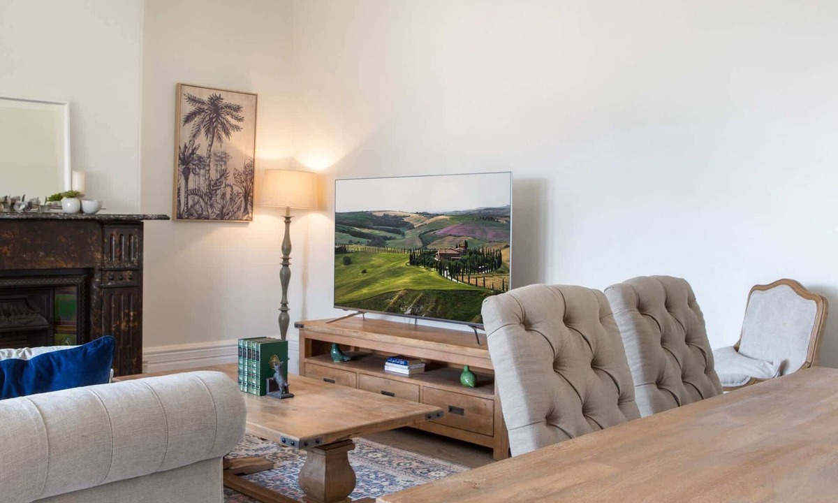 Strathfield Apartment | Central 2-Bed Apartment with Private Parking