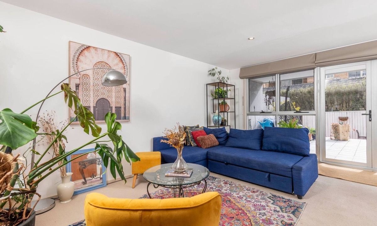 Braddon Apartment | Central Braddon Retreat near Cafes and Culture