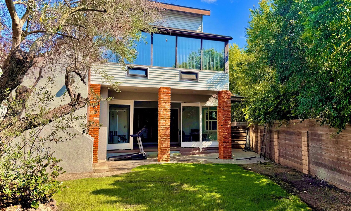 Mar Vista House | Central West LA ~ Beach Bungalow Family House & Private Yard ~ 4-Bed 3-BR 2-BA