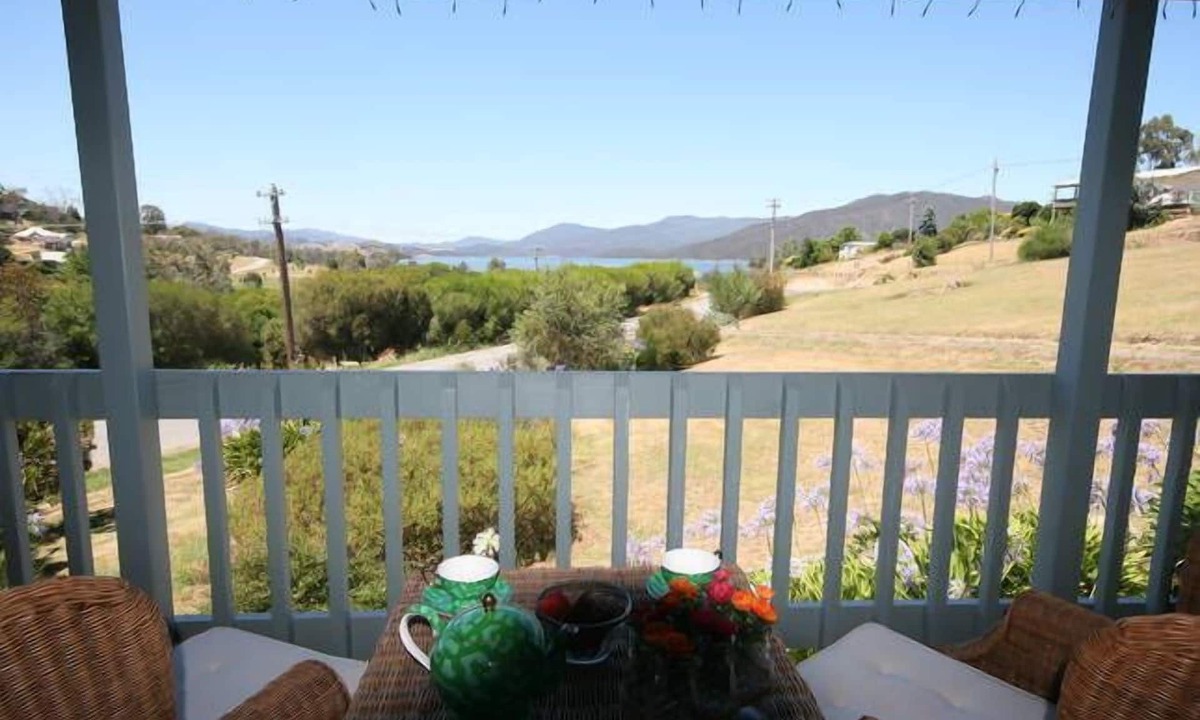 Goughs Bay House | Chalet on Lake Eildon, easy access to Mt Buller and surrounding countryside