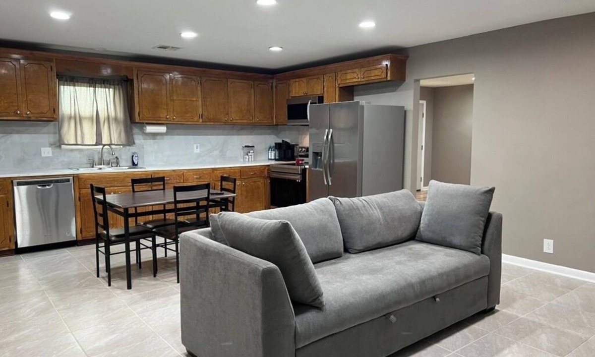 Booth House | Charming 4Bd/3Ba w/AC, WiFi, views in Prattville, 10 mi from Ray Trent Golf Crse