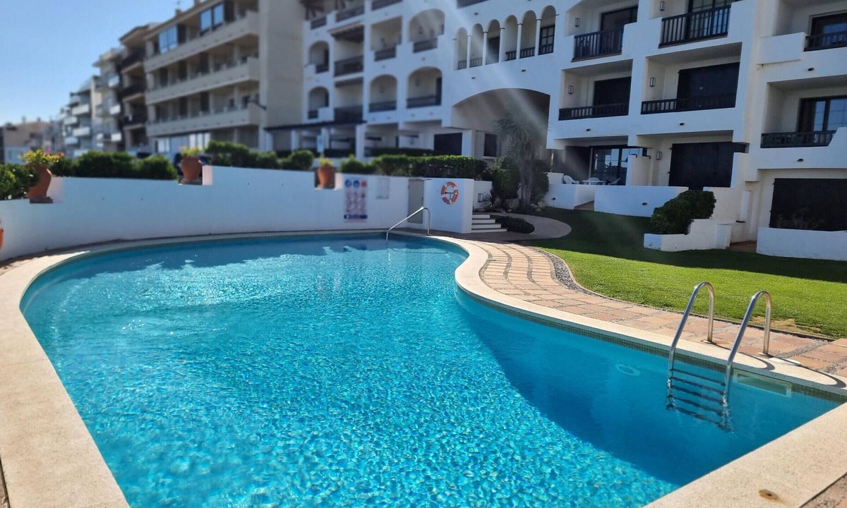 Pedrinya Apartment | Charming apartment with private terrace and pool in L'Escala