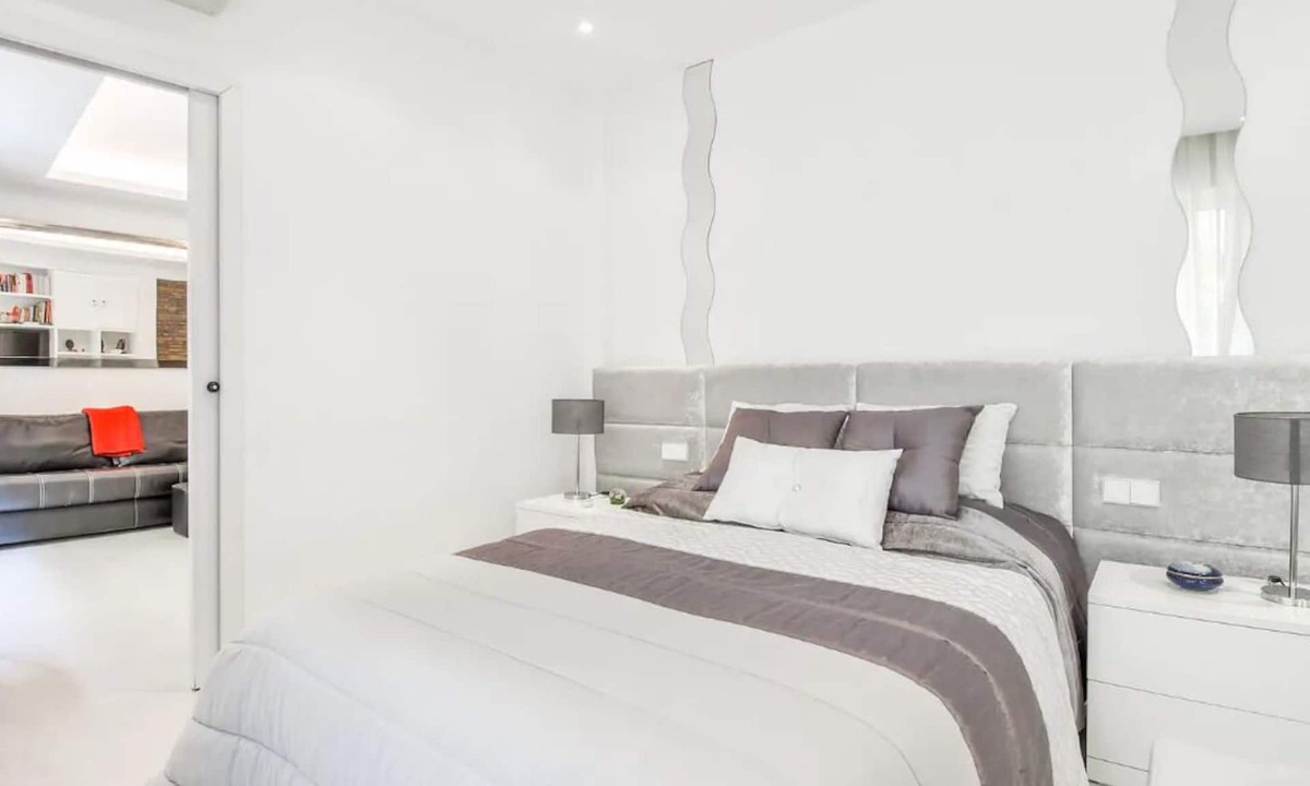 Les Fleurs Apartment | Charming Renovated 1BR Apart. In Heart Of Monaco