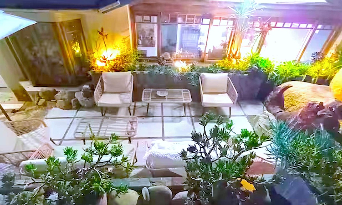 Palm Beach House | Charming Retreat! at Famous Palm Beach! Outdoor Spa Till 8! Walk to Ocean Beach!