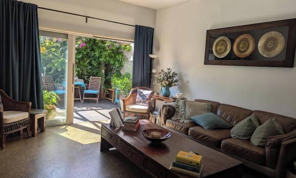 Richmond House | Charming Victorian Cottage in convenient location in Richmond, 3 mins to trams