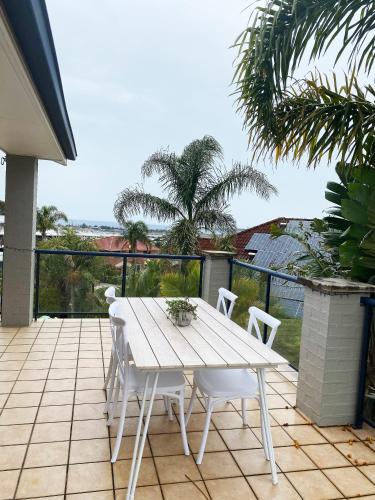 Shell Cove House | Cheerful/family friendly home with water views