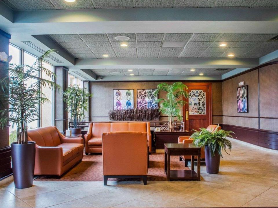 Oswego Hotel | Clarion Hotel & Suites Riverfront