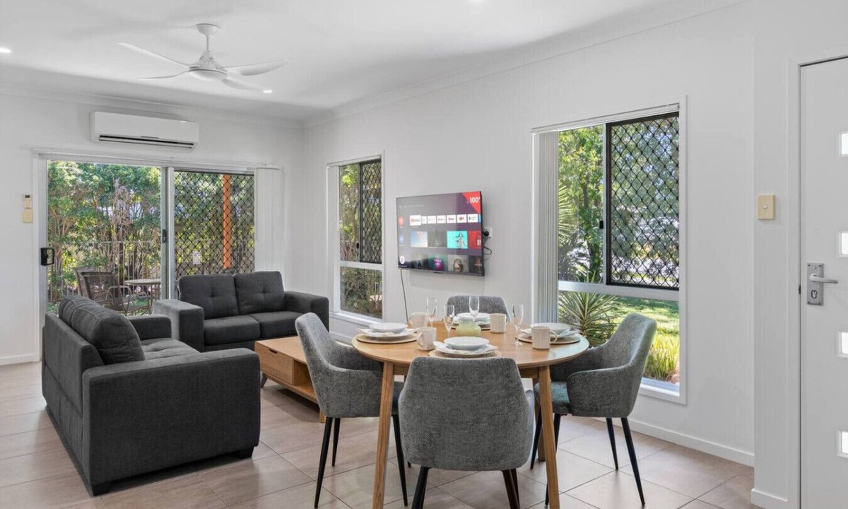 Mount Warren Park House | Comfort Nest|2BR Quiet Comfort Retreat for Relax