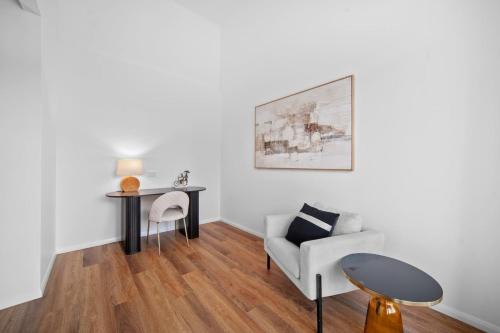 Mount Gravatt East House | Comfortable 4 Bedroom Family Home with 3 Bathrooms and Air Conditioning