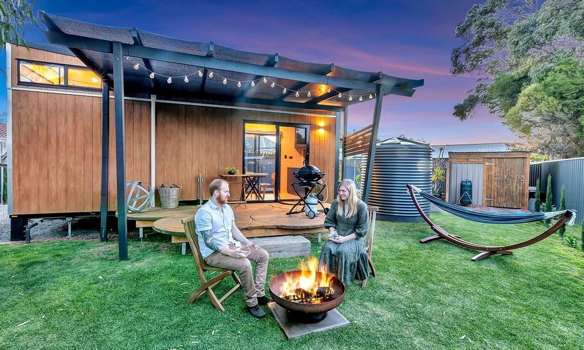 Port Willunga Cabin | Comfortable Tiny House Rental Perfect for Glamping in South Australia