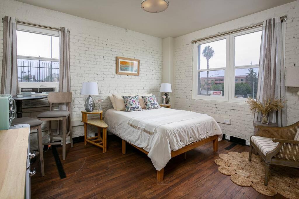 Rampart Village Apartment | Comfy Studio Near Downtown CDC-Level