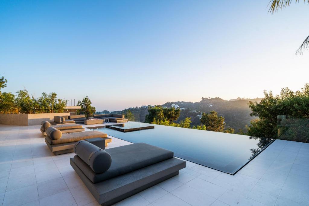Hollywood Hills West Villa | Contemporary Modern Villa with Hills Views