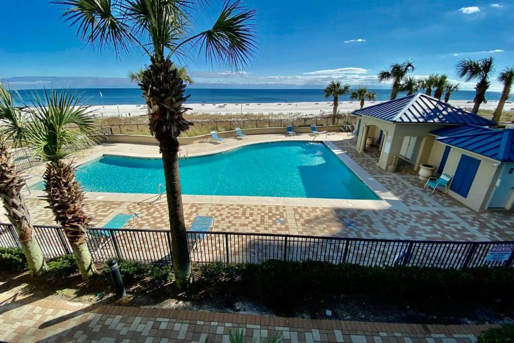 Corner | Orange Beach