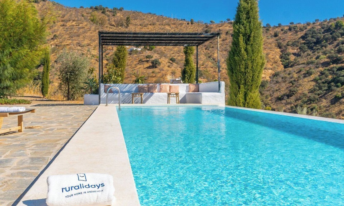 Malaga-Este Villa | Cortijo Juan Salvador Málaga by Ruralidays