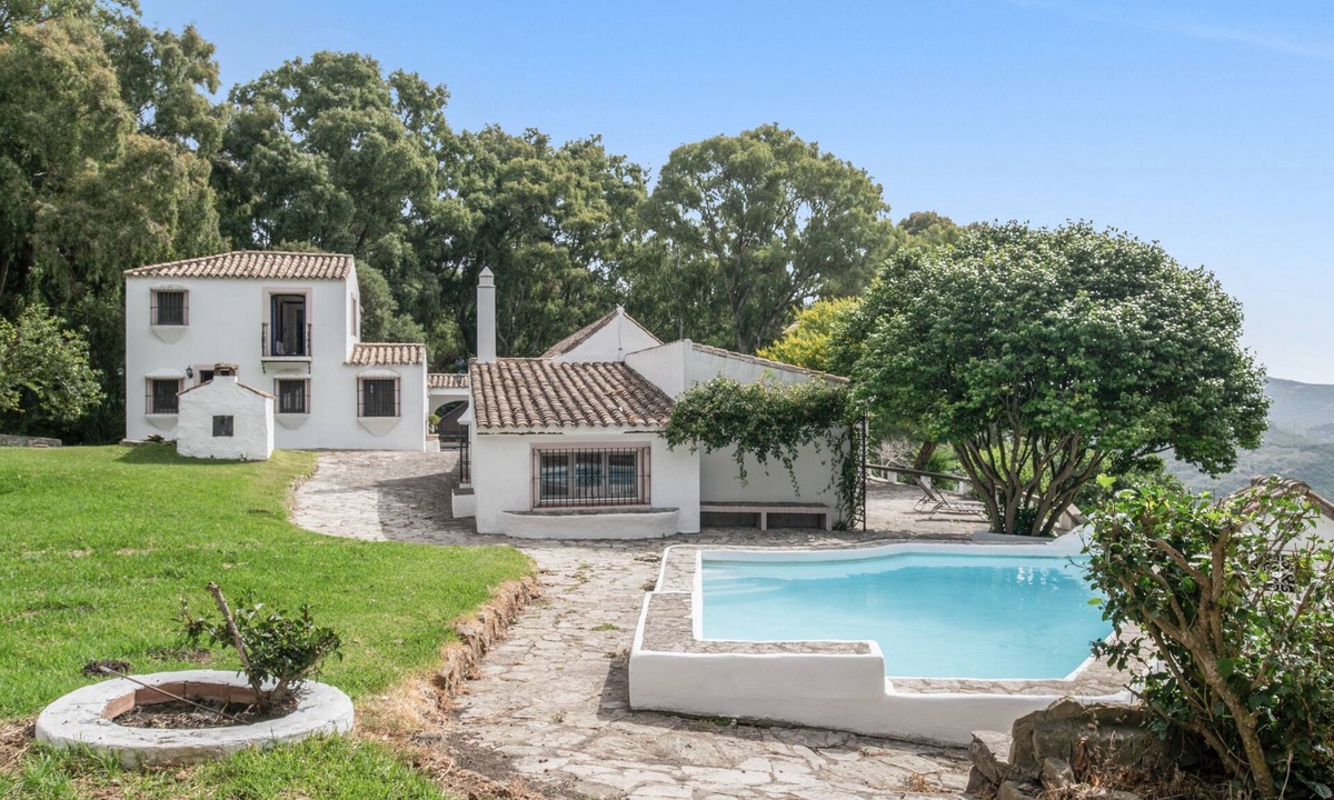 El Bujeo House | Country House 'Cortijo Cantarranas - Tarifa' with Sea View, Private Pool and Wi-Fi
