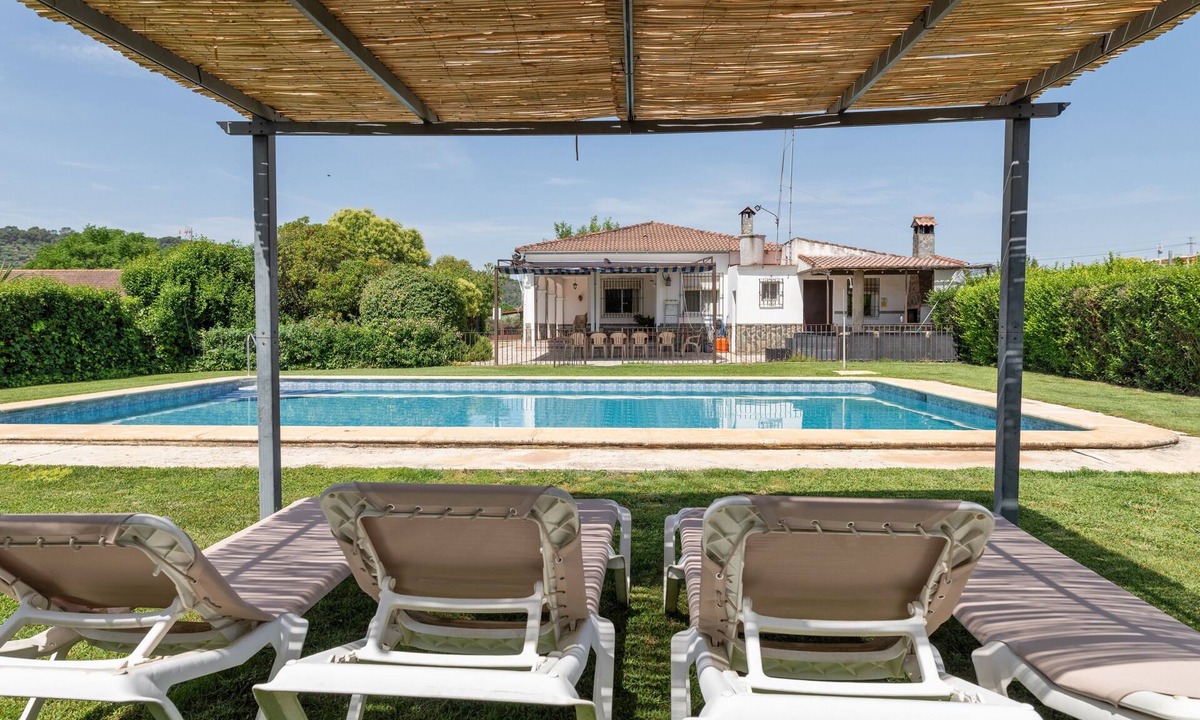Posadas House | Country House 'El Olmo - Families Only' with Mountain Views, Wi-Fi, and Air Conditioning