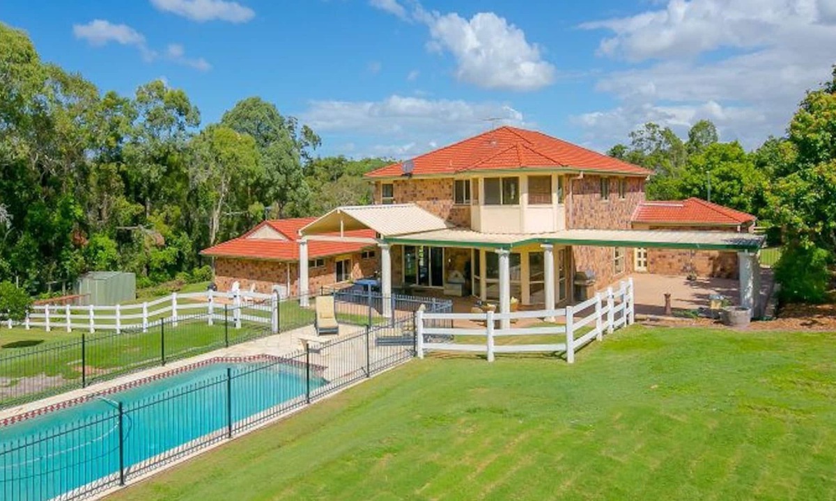Thornlands House | Country Retreat with Pool, 30 Min to Brisbane & Gold Coast, 6 Min to Siromett!