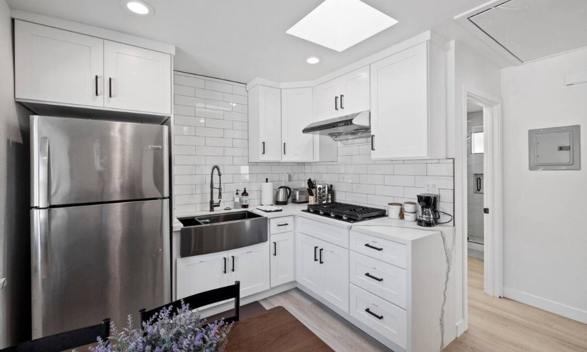 Garden Grove Apartment | Cozy 1bd 1ba Sleeps 3 Close to Disney