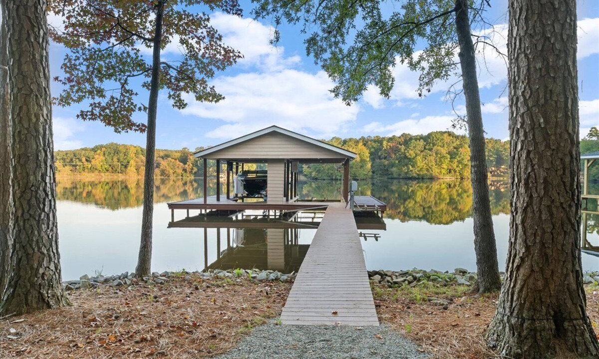 Wise House | Cozy Cove | Waterfront Retreat | Pet-Friendly