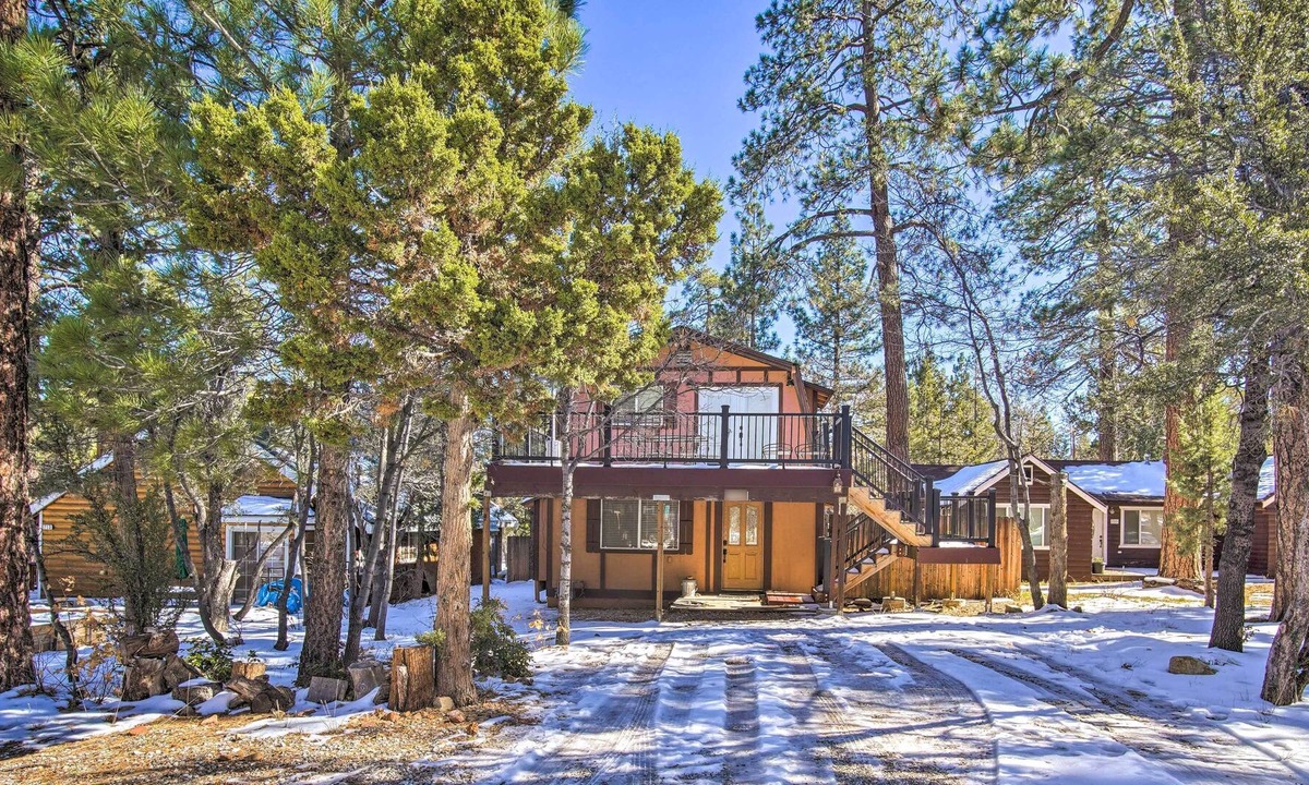 Sugarloaf Cabin | Cozy Sugarloaf Retreat w/ Gas Grill!