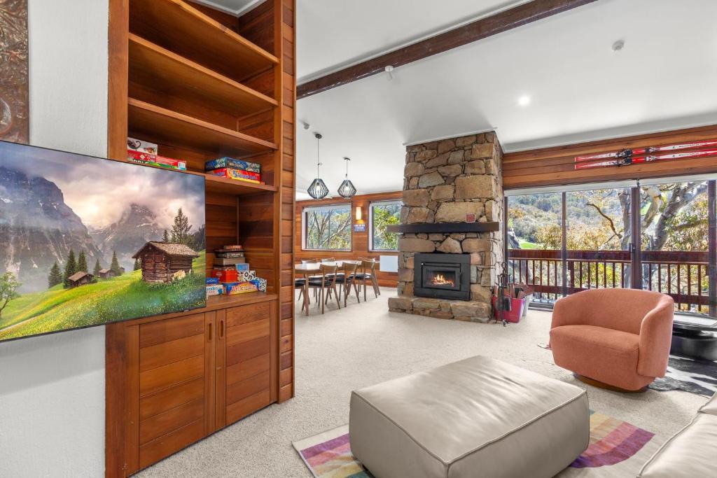 Thredbo Apartment | Crackenback Express - Tyrola 13
