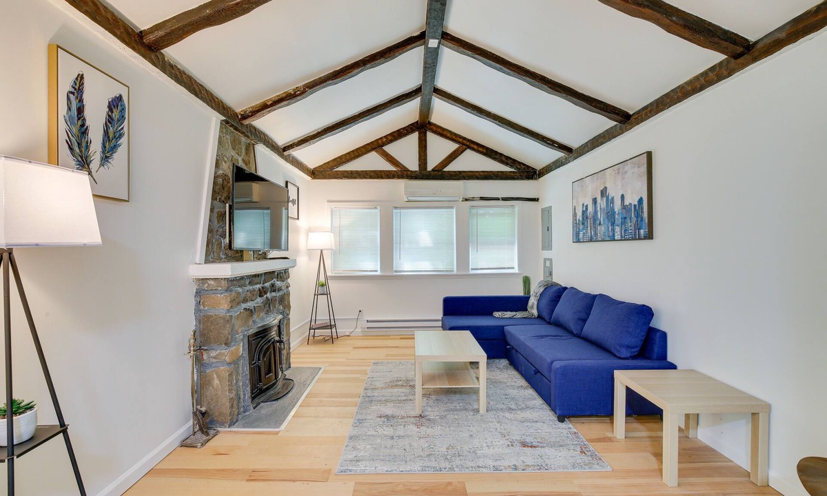 Monroe House | Creekside Hudson Valley Retreat ~ 4 Mi to Winery!