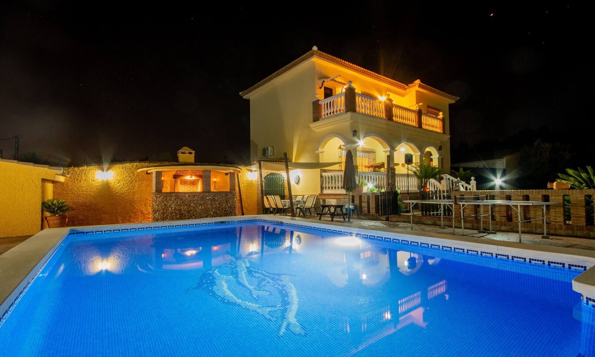 Alhaurin de la Torre Villa | Cubo's Villa Torre Encina/air conditioning/free wifi/private pool/terrace