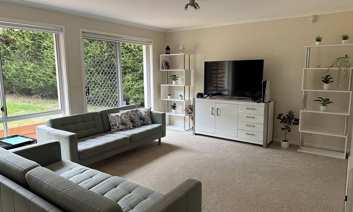 Lyons House | Curtin Cozy 2-Bedroom House Near Canberra Hospital