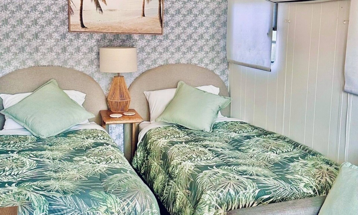 Rye House | Daisy – retro caravan for families, sleeps 6 | Rye, Mornington Peninsula
