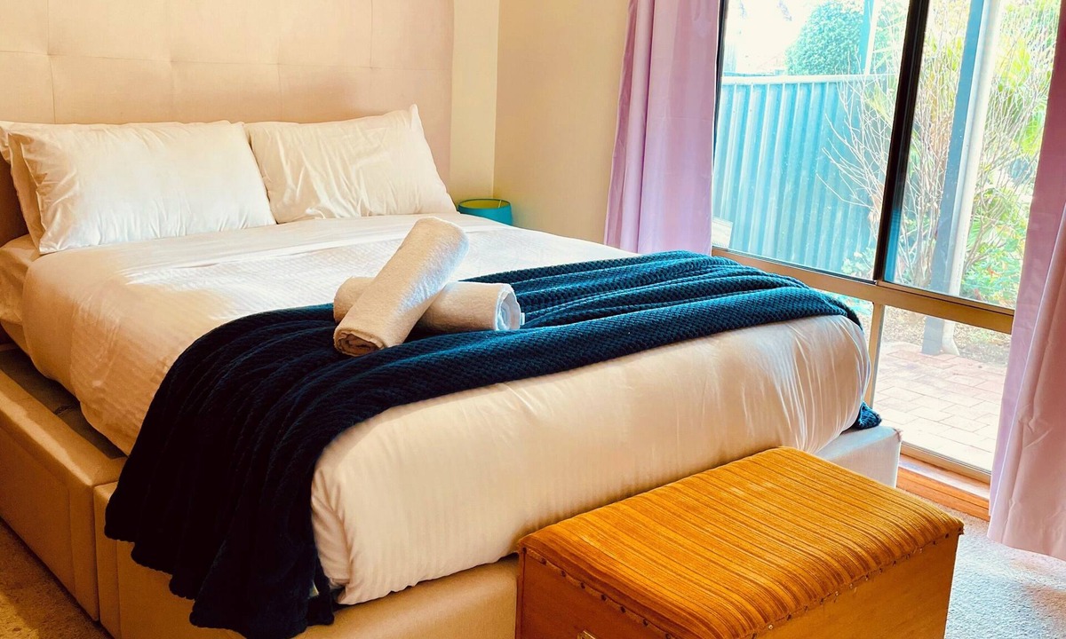 Port Willunga House | Decades. Retro, pet friendly holiday home.
