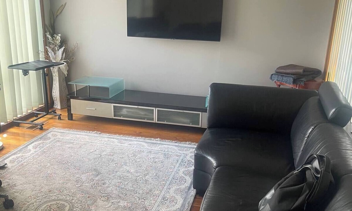 Broadmeadows House | Delightful 3-bedroom house with AC in Broadmeadows