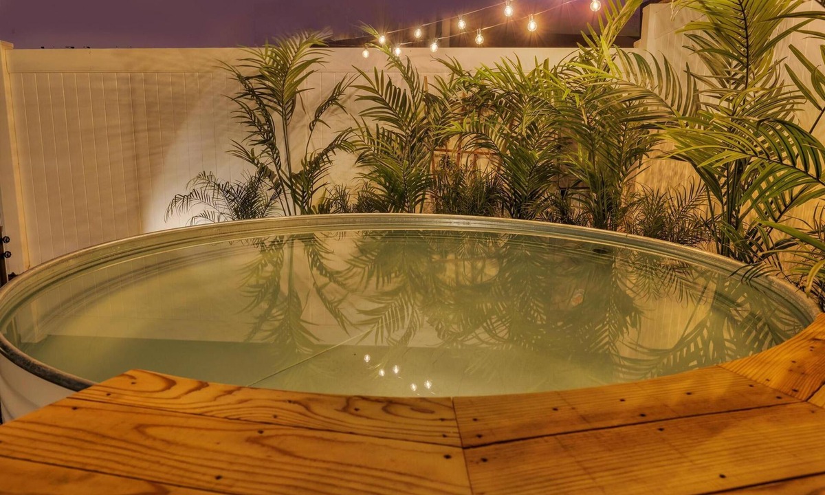 Carlsbad House | Designer Coastal Paradise w Pool - Steps to Beach