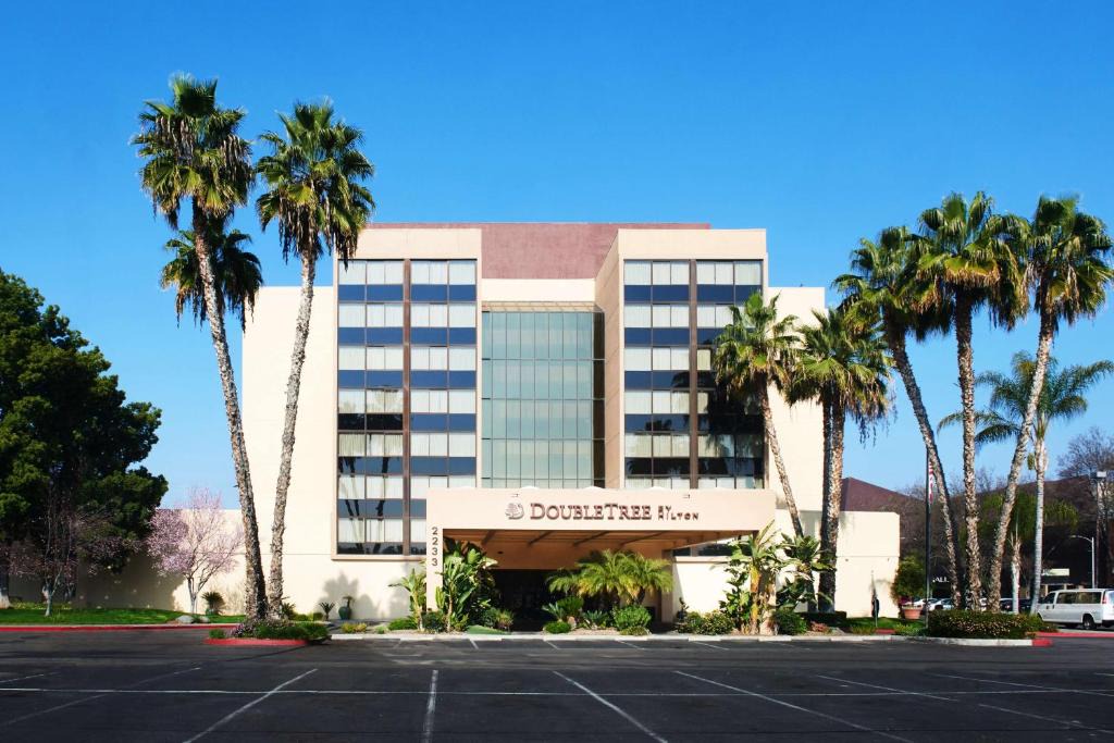 Downtown Hotel | DoubleTree by Hilton Fresno Convention Center