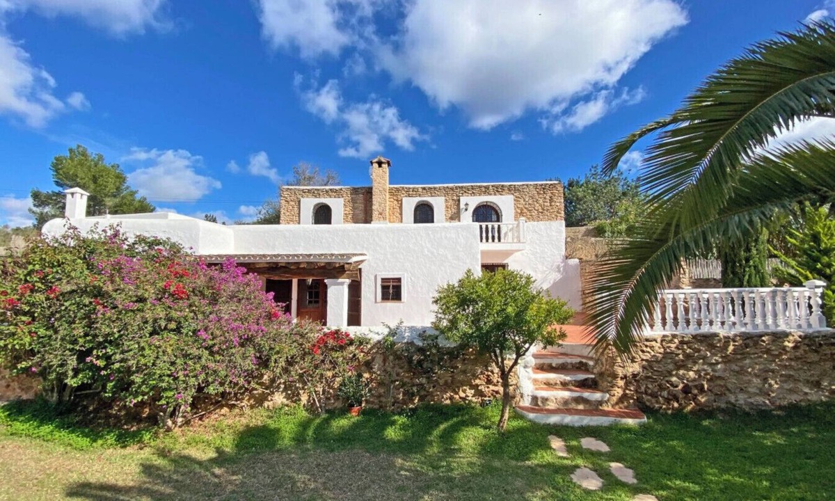 Figueretas House | Dreamlike authentic fincawith views to Sa Talaia and nature in San José Ibiza