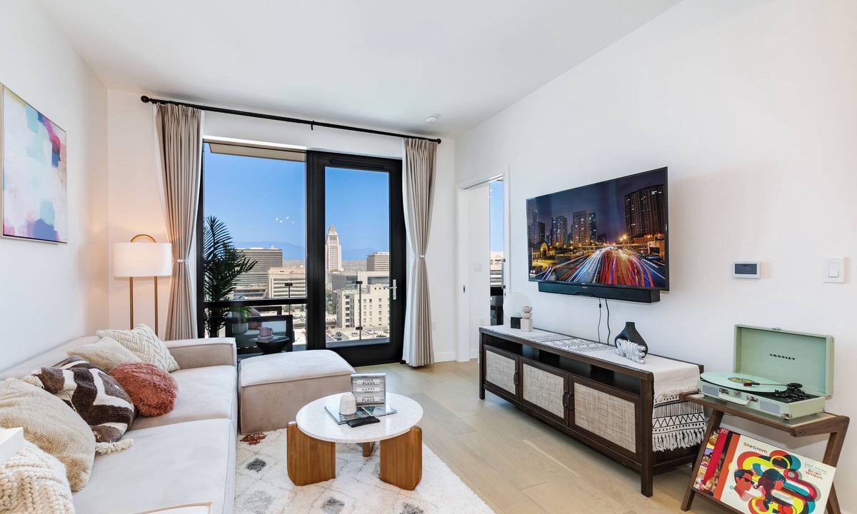 Historic Core Condo | DTLA Skyline View & Luxe 1Bd w/Private Balcony 🌟Stunning Brand New Condo🌟