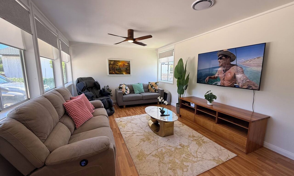 Duffy House | Duffy Family House: 3BR, 4B, Pet- Friendly Big Yard Entire home in Duffy ACT