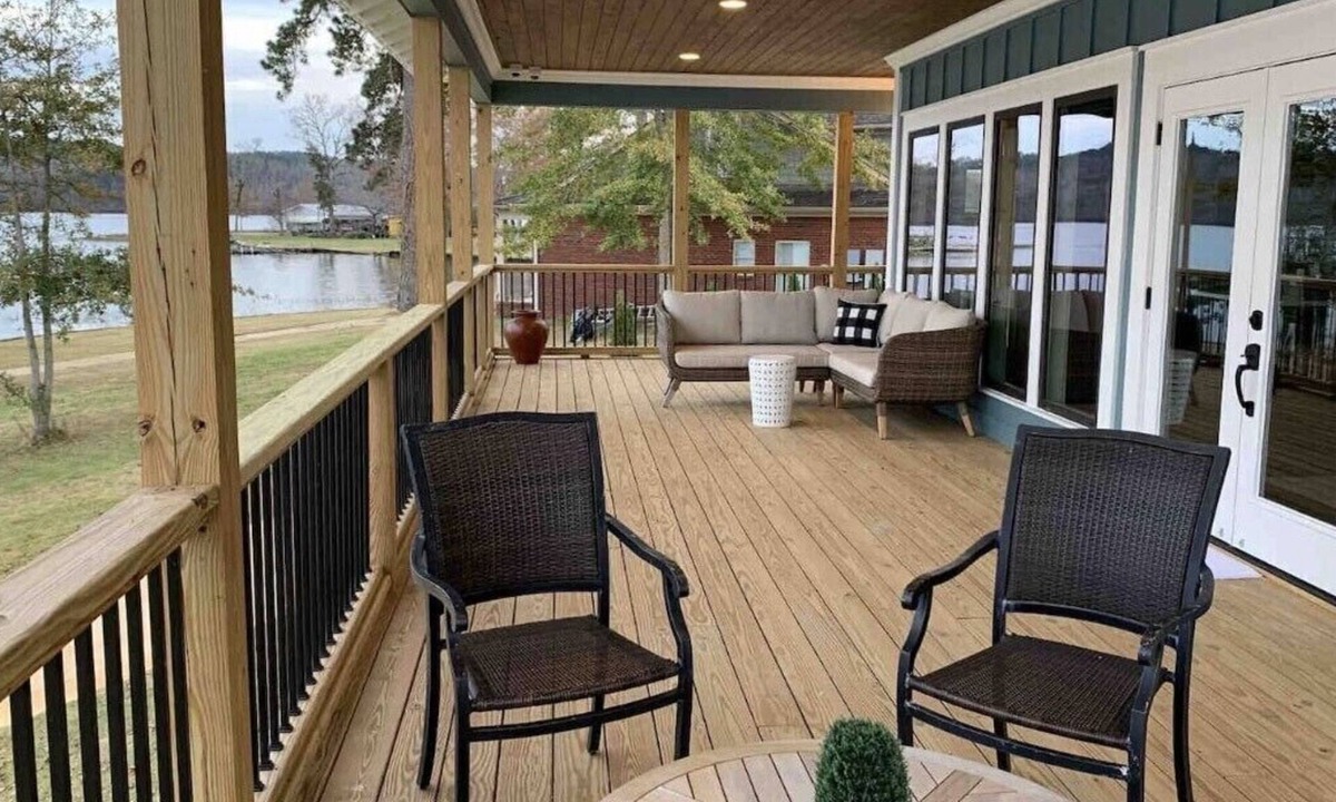 Shelby House | Emma's View On Lay Lake SUMMERTIME ON LAY LAKE IS THE BEST!☀️