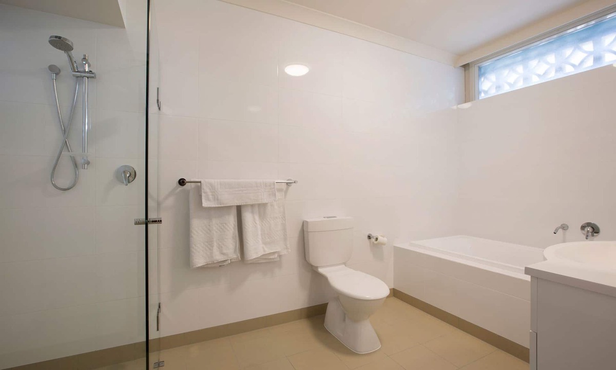 Clearview Hotel | Enfield Hotel