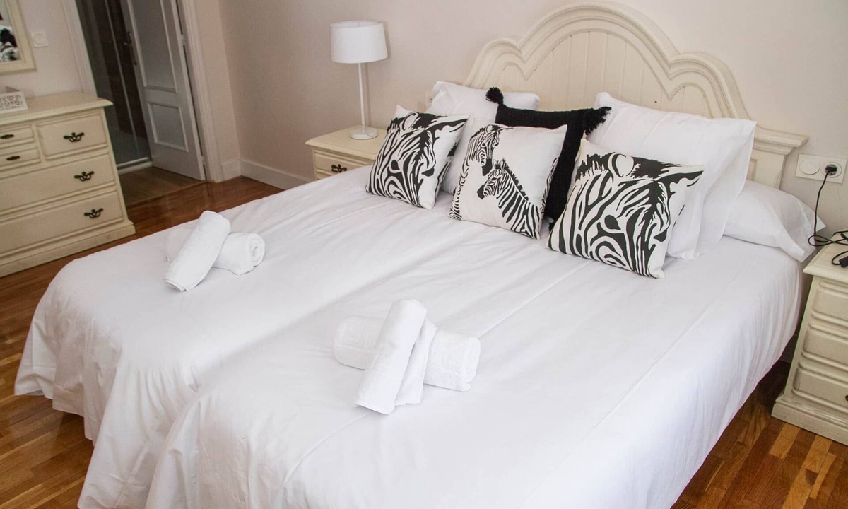 Brazatortas House | Double room 2 beds in Casa El Villar