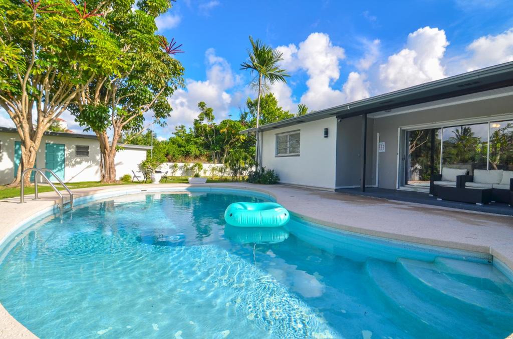 Westward Villas Subdivision House | Exquisite 3 Bedroom Luxury Home Near To Baha Mar