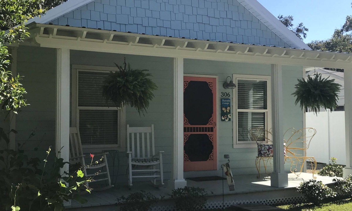 Biloxi Cottage | Fall Special Rates for Downtown Beach Cottage in Ocean Springs!