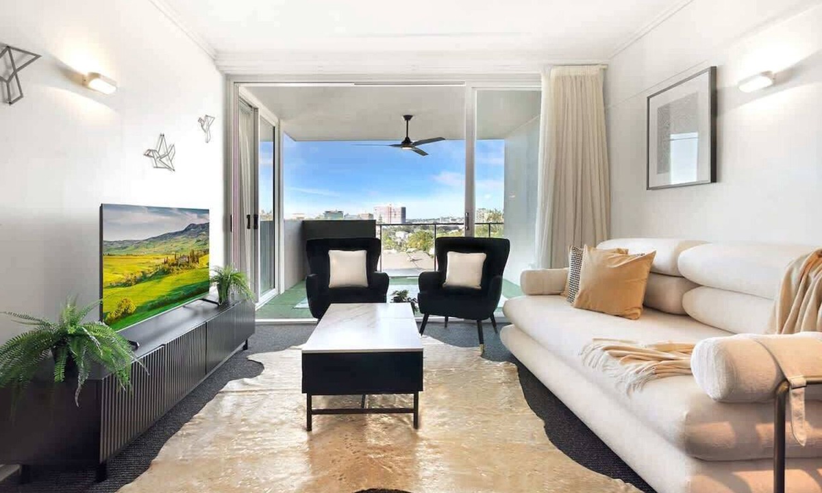 Spring Hill Apartment | Families & Friends | Walk to the Ekka in Brisbane