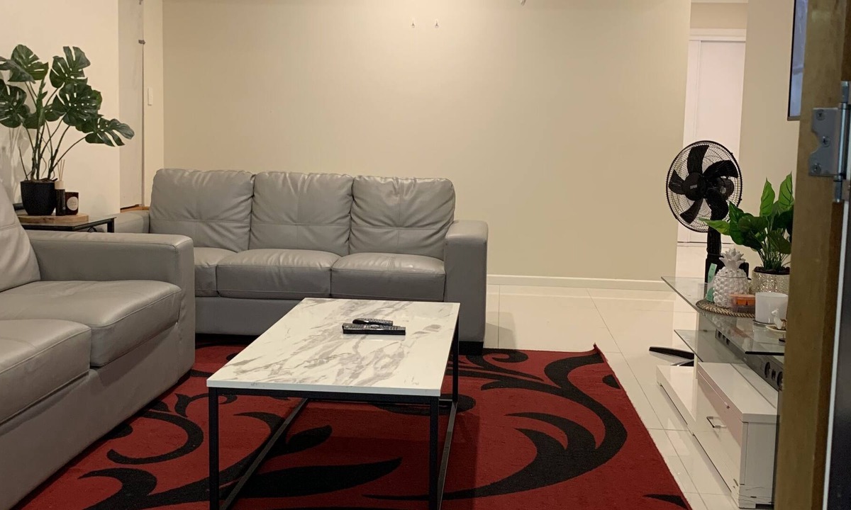 Leichhardt House | Family 2 bedroom apartment on ground floor 10min drive to Ipswich CBD