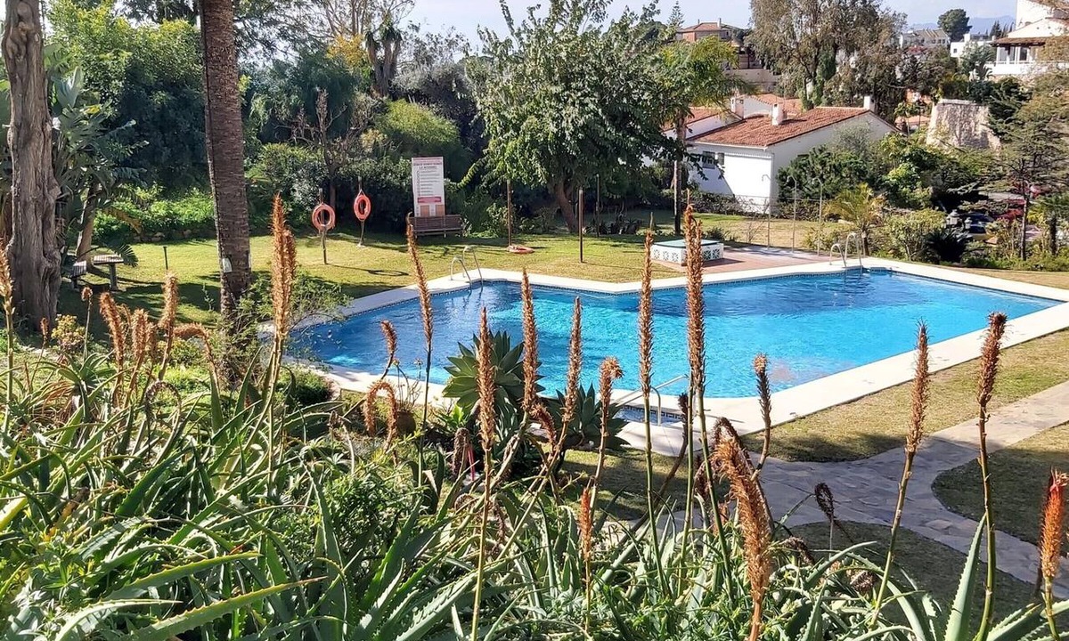 Cerrado de Calderon Apartment | Family apartment with pool, gardens and parking in Malaga