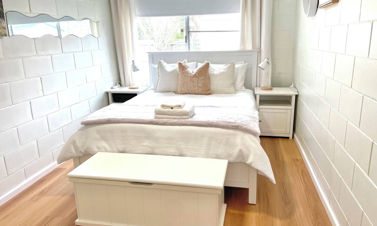 Brooms Head Apartment | Family Beach Stay with Ocean Glimpses 2 mins walk to beach