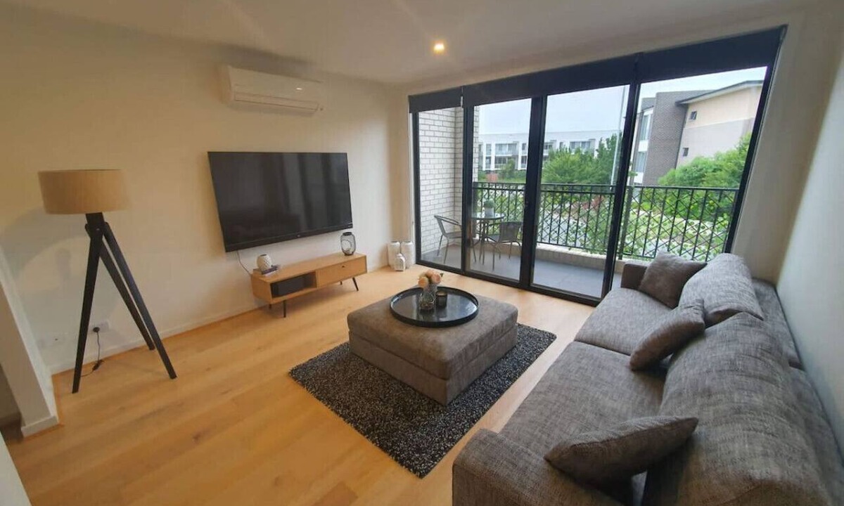 Phillip Apartment | Family Friendly 2BR Townhouse 5mins to Hospital