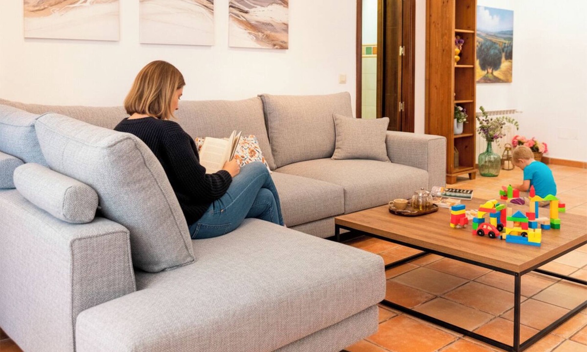 Las Jaras Cottage | Family getaway by the lake | Movie theater, playground and BBQ area