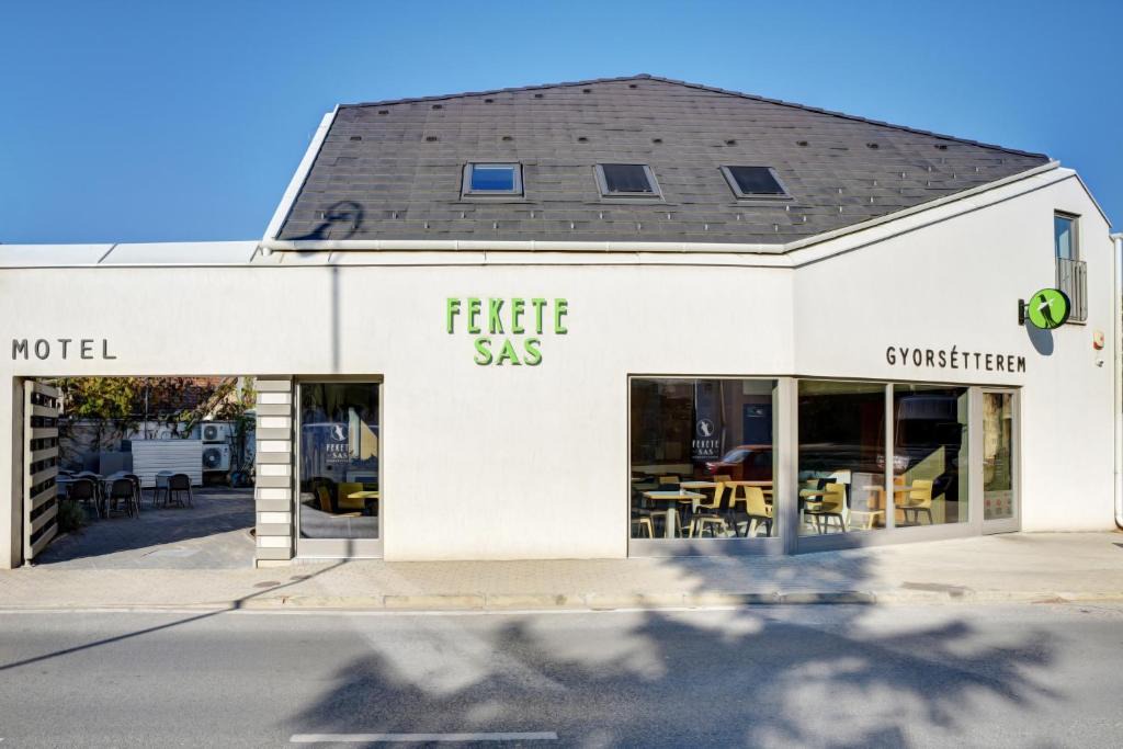 Esztergom Bed & Breakfast | Fekete Sas Motel