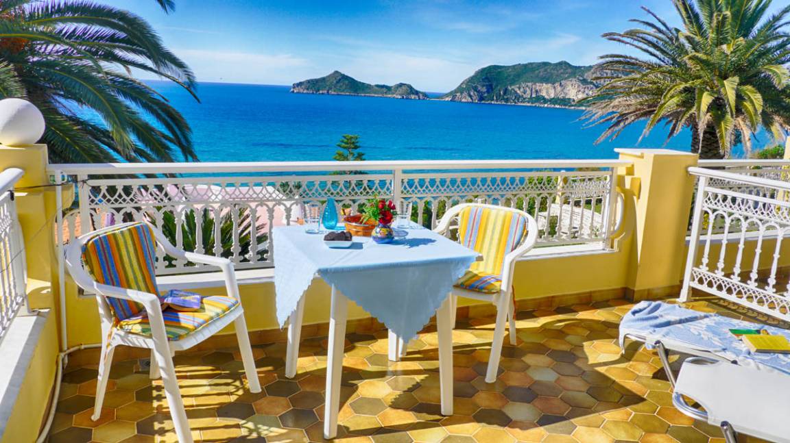 Agios Georgios Pagon Apartment | Flora Beach Studio 10 - mit wunderschönen Meerblick nur 50m vom schönen Sandstrand entfernt