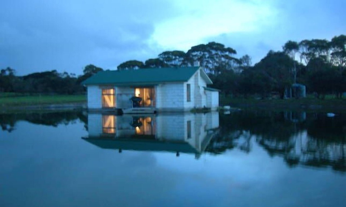Allendale East House | Fly Lodge - Stay only